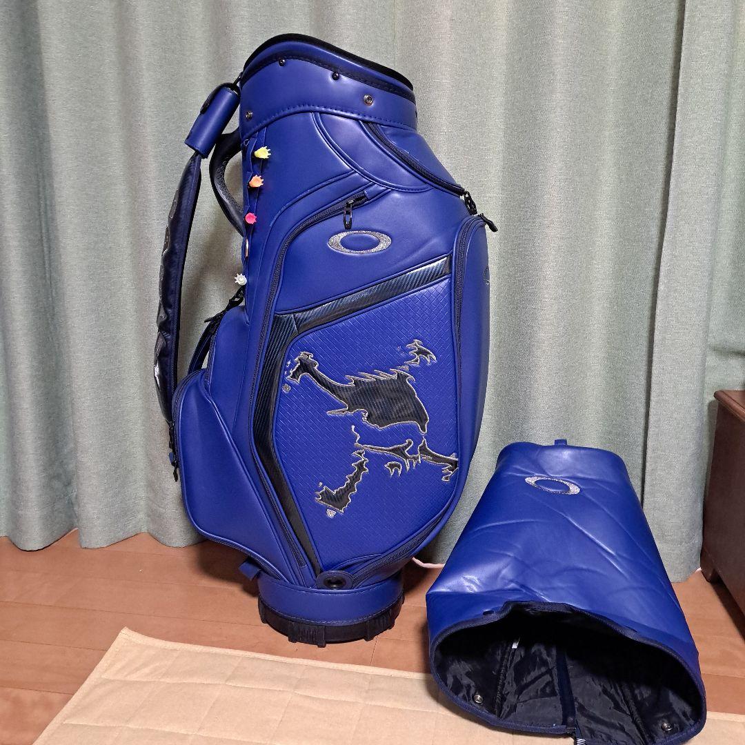 Oakley キャディバッグ 。フード付き。9.5インチ。まぁまぁ美品。