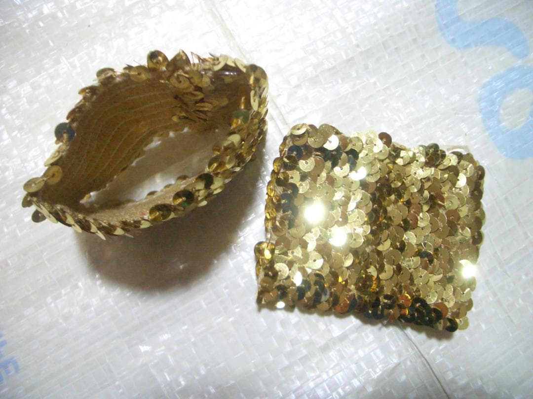 10人分　赤　ベリーダンス　セットアップ　ゴールド髪飾り&アームバンド付き