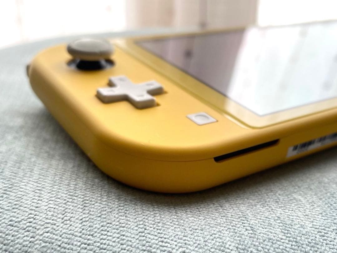 Nintendo Switch Lite イエロー本体 カービィケース付
