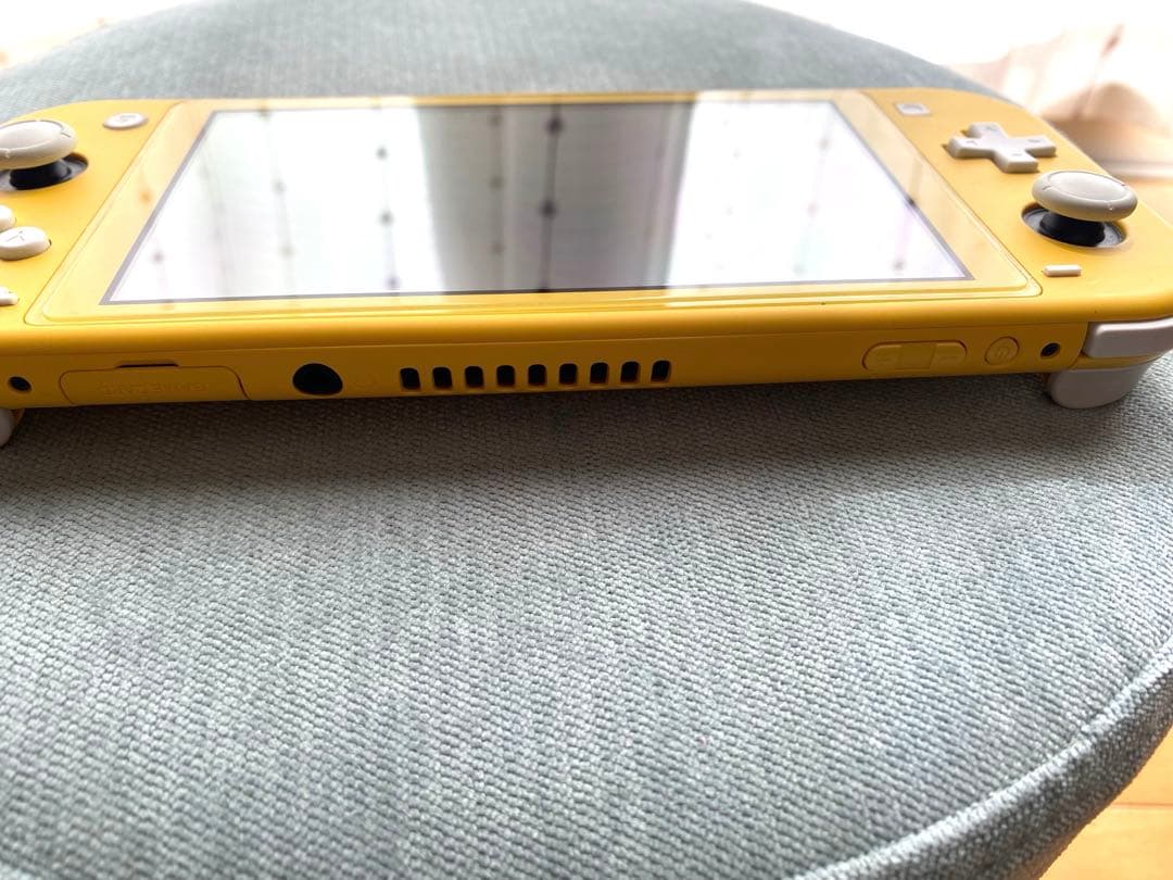 Nintendo Switch Lite イエロー本体 カービィケース付