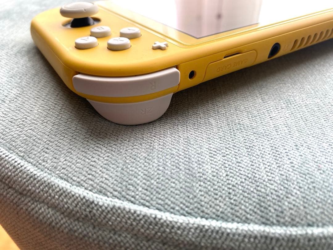Nintendo Switch Lite イエロー本体 カービィケース付