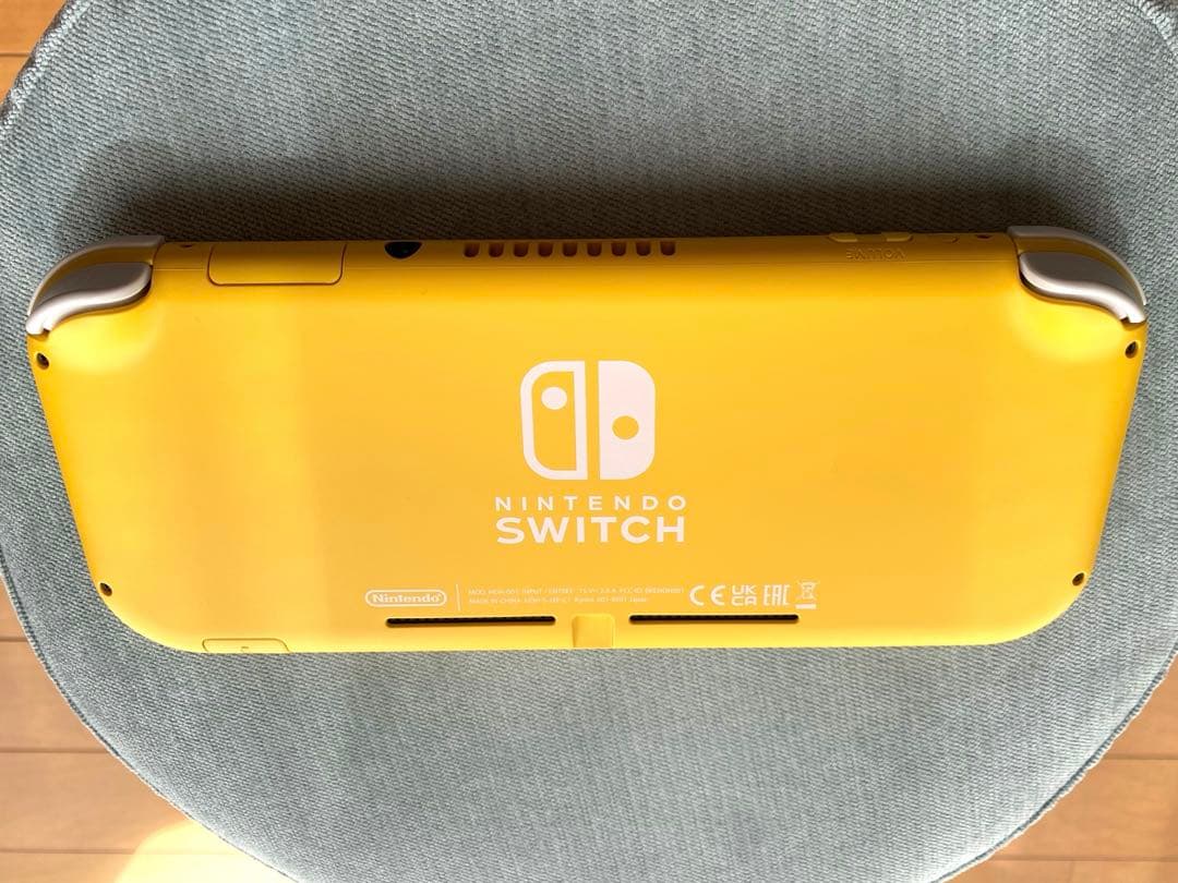 Nintendo Switch Lite イエロー本体 カービィケース付