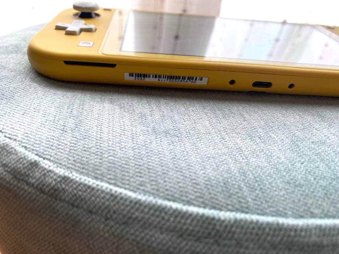 Nintendo Switch Lite イエロー本体 カービィケース付