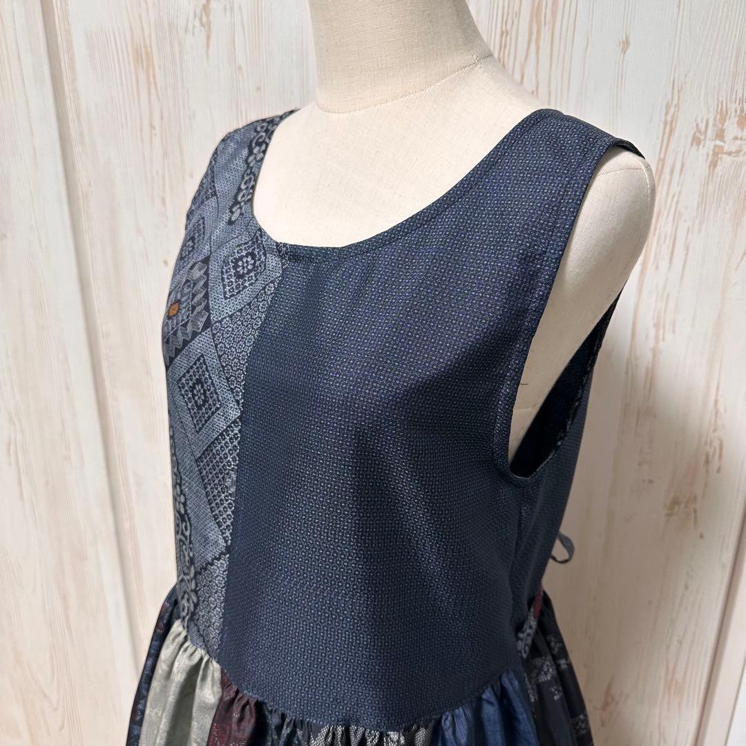 着物リメイク 大島紬からにぎやかなノースリーブワンピース(M)