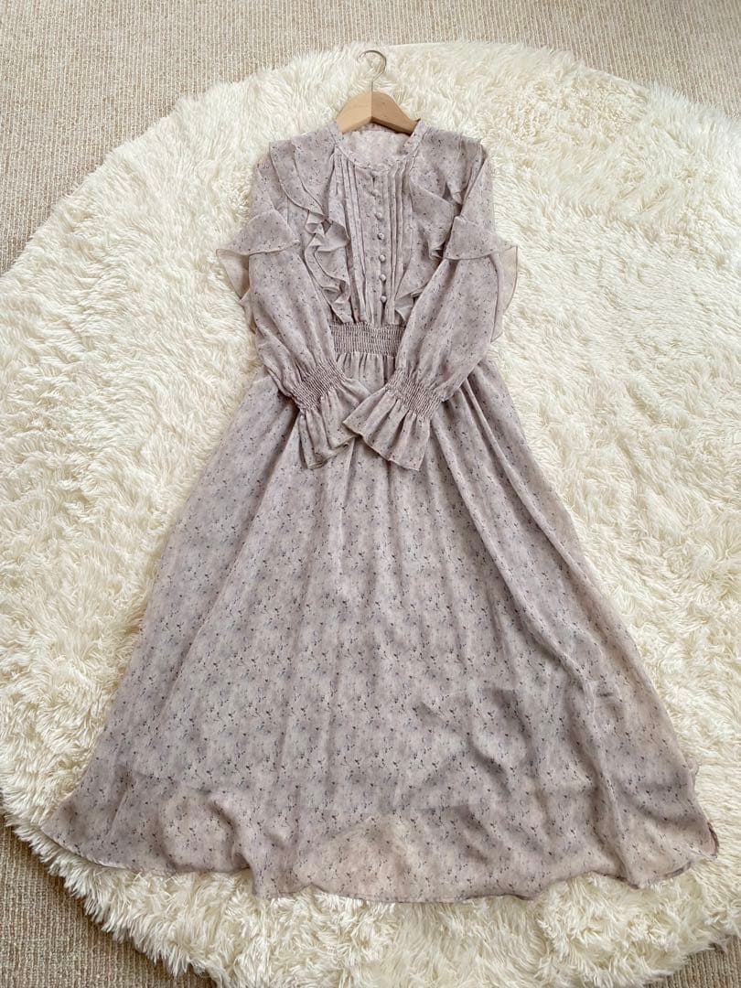 未使用　2025SSストロベリーフィールズ小花柄フリルワンピース