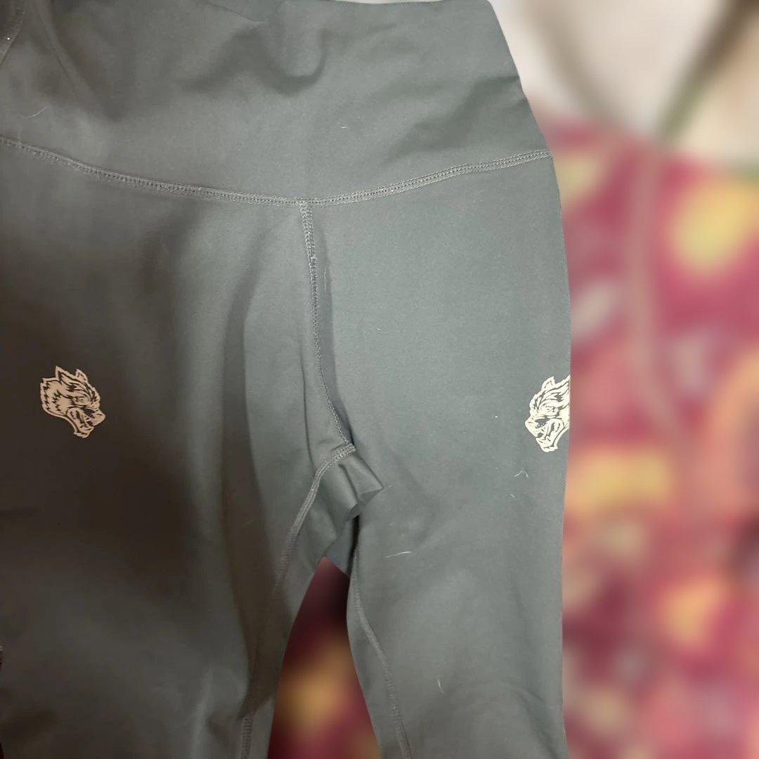 週末限定お値下げ☆ダルクスポーツ☆カーキ☆small