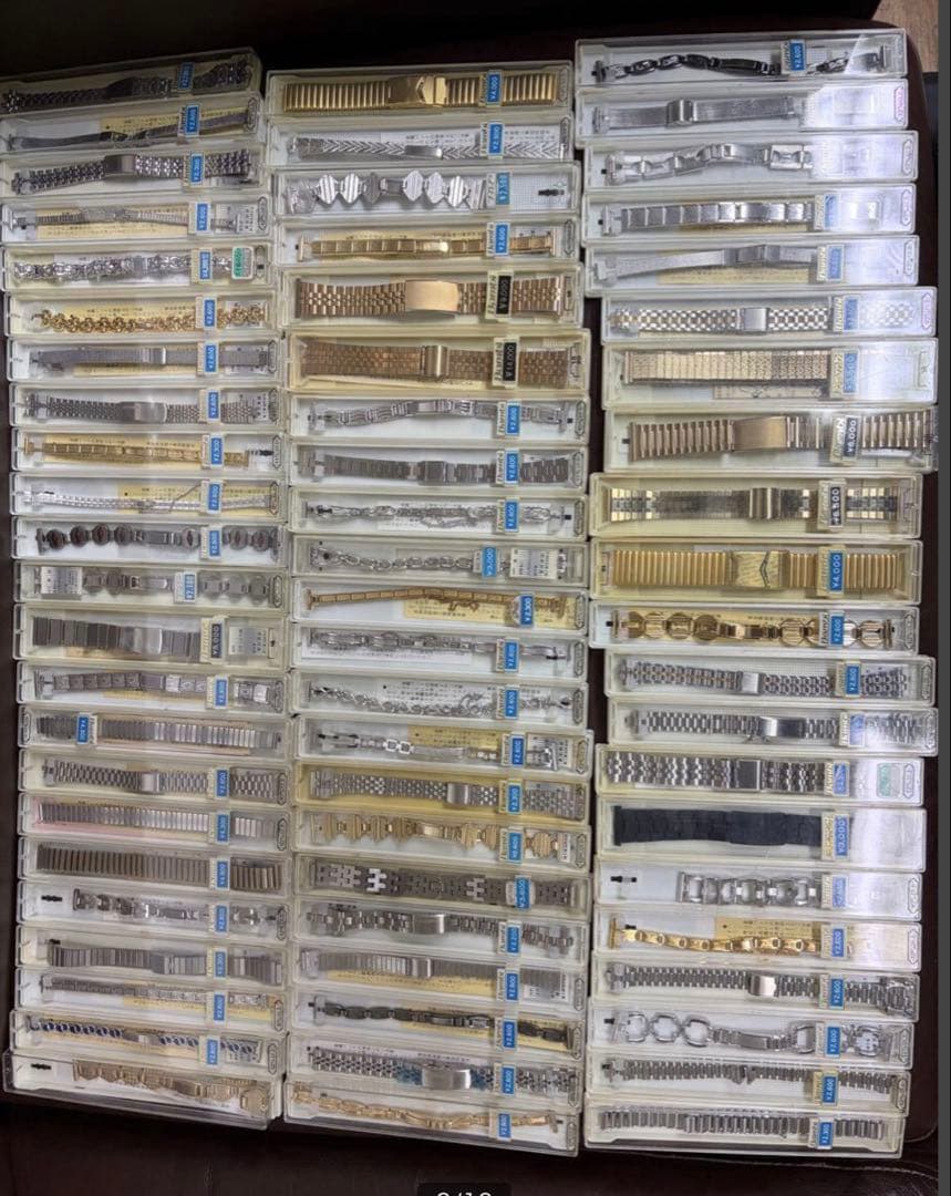 n*1様 新品時計金属ベルトメンズ、レディースゴールド 60本電池 500個