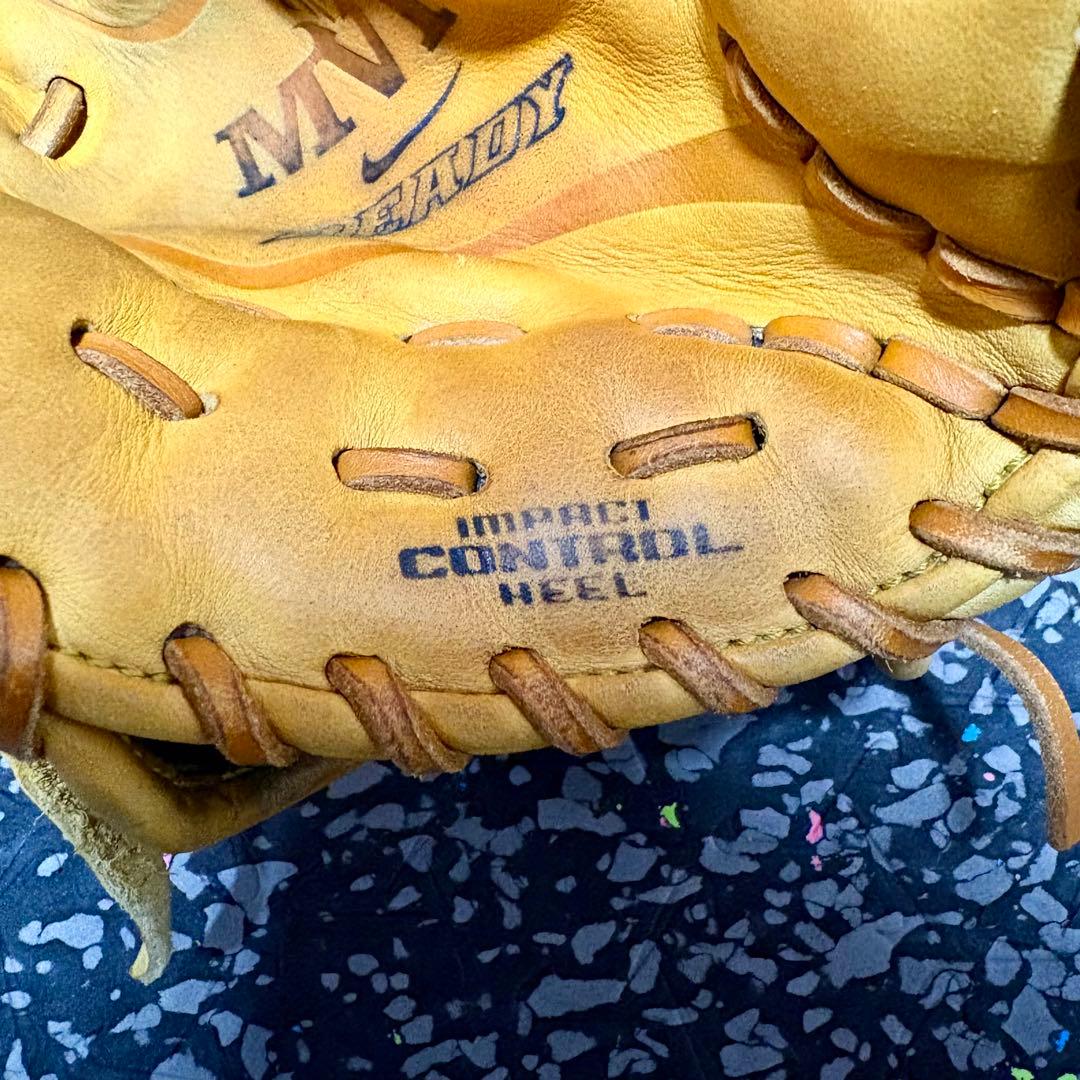 ナイキ NIKE 投手用 軟式用 グローブ ピッチャー Ready MVP 野球