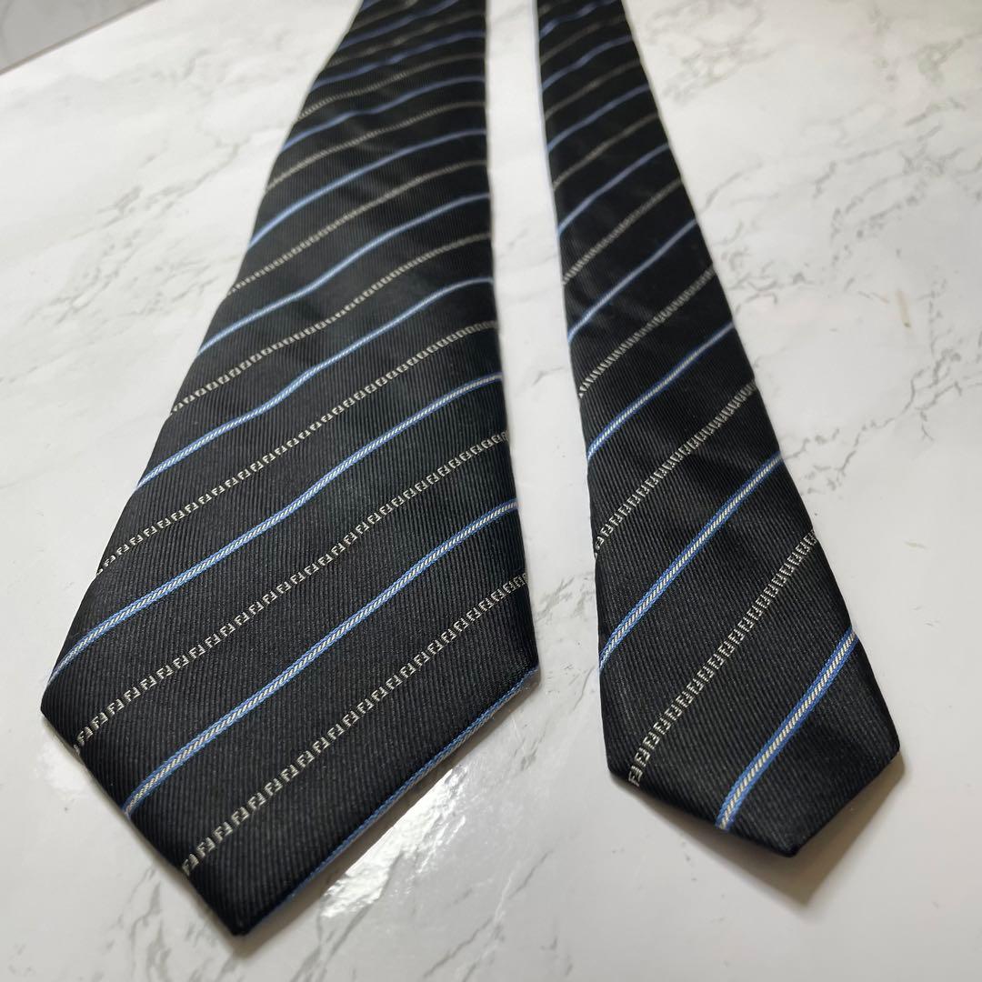 ✨新品未使用✨FENDI ネクタイ タグ付 ズッカ柄 レジメンタル 刺繍 定番