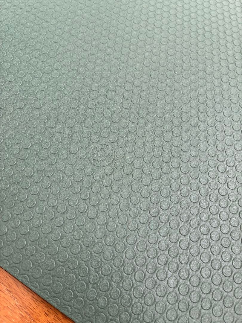 マンドゥカプロ6ミリmanduka pro 6mm ブラックセージ美品ヨガマット