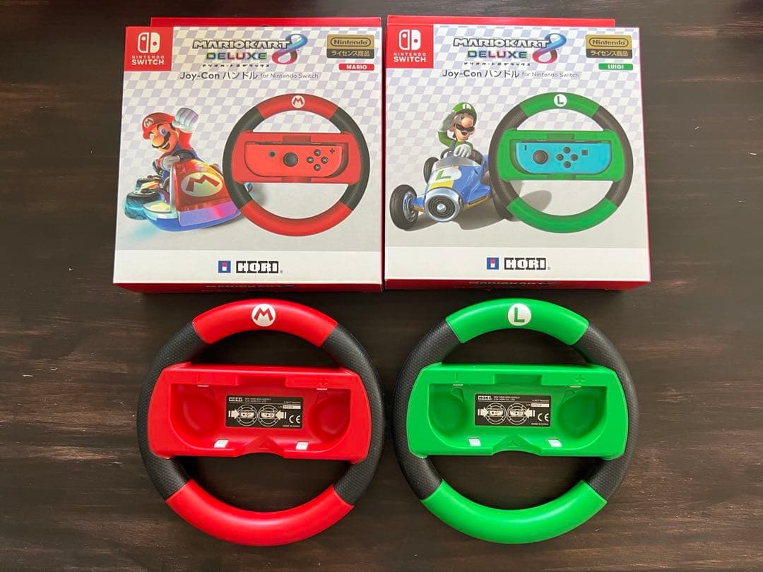 used NintendoSwitch 本体&マリオカートハンドル2つ付き