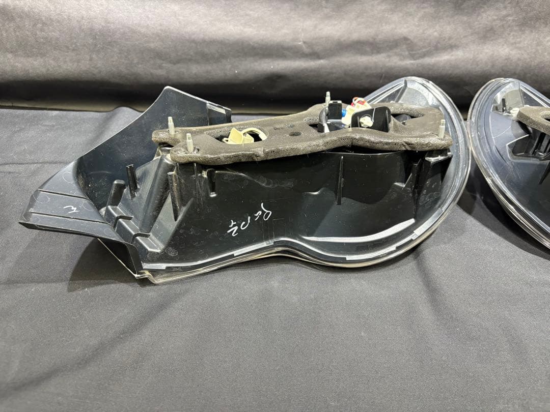 トヨタ86 ZN6 純正テールライト