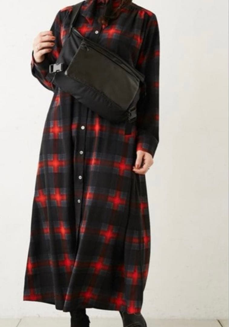 極美品⁂イアパピヨネ⁂ロングシャツワンピース　バンドカラー　チェック　ベルト付