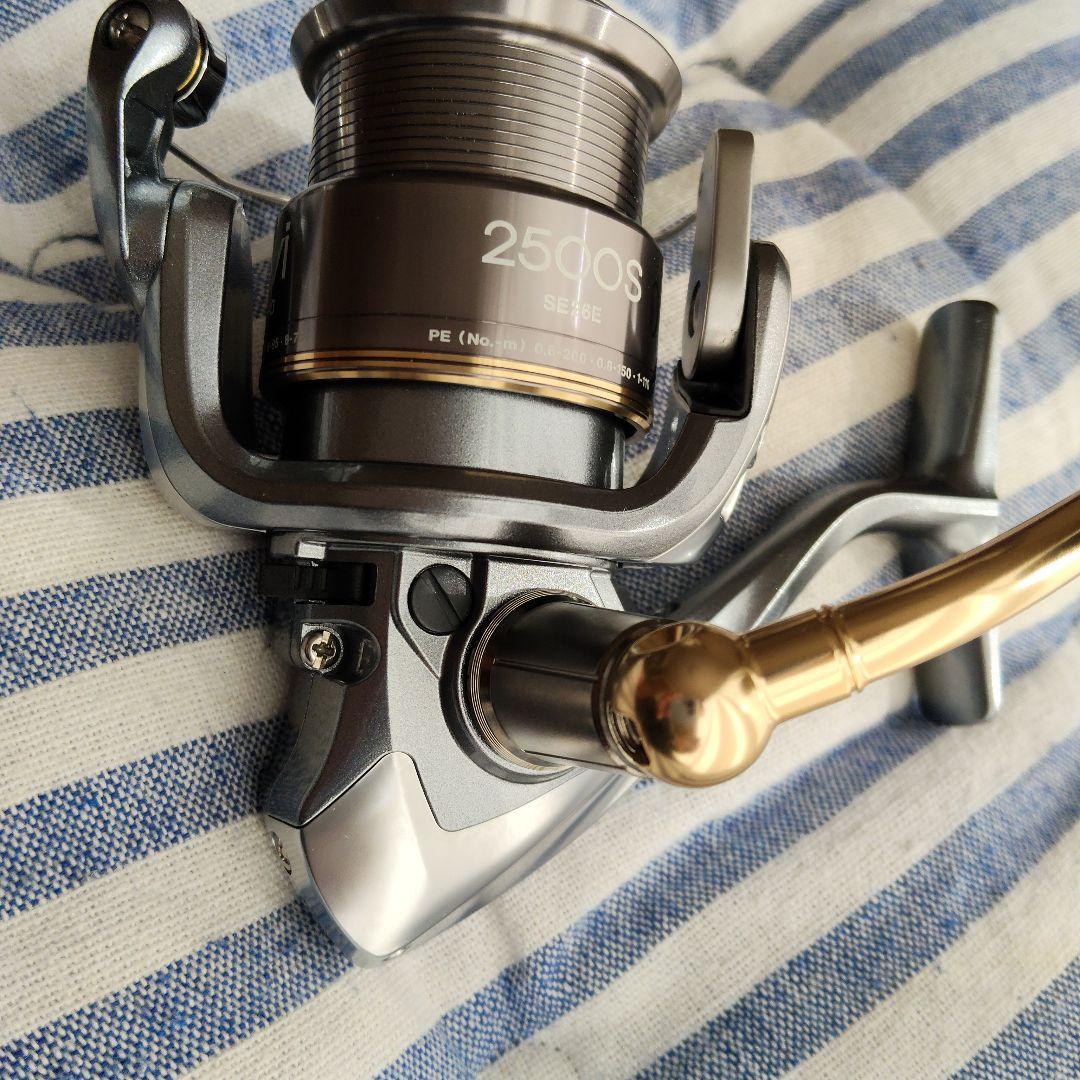 【極美品】スピニングリール 人気シリーズ　ナビ NAVi 2500S SE26E