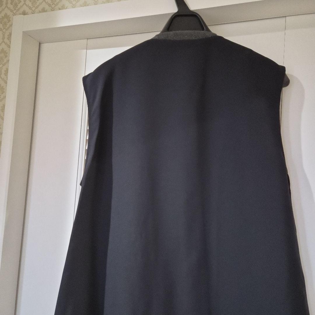 8様★【FENNEL】新品タグ付き 黒 ノースリーブジレ ベスト フリル付き