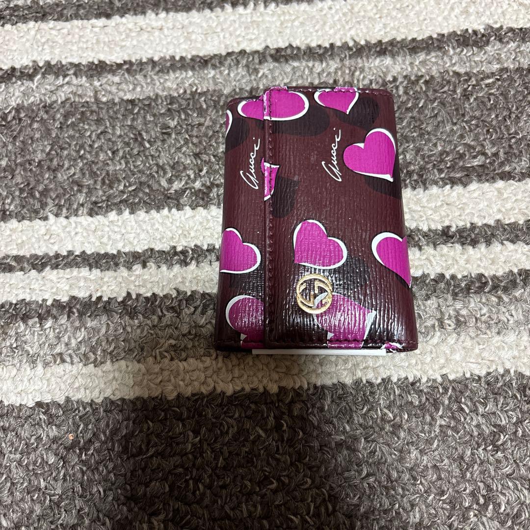 GUCCI ハート柄 レザーキーケース