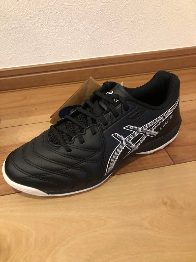 フットサルシューズ　asics