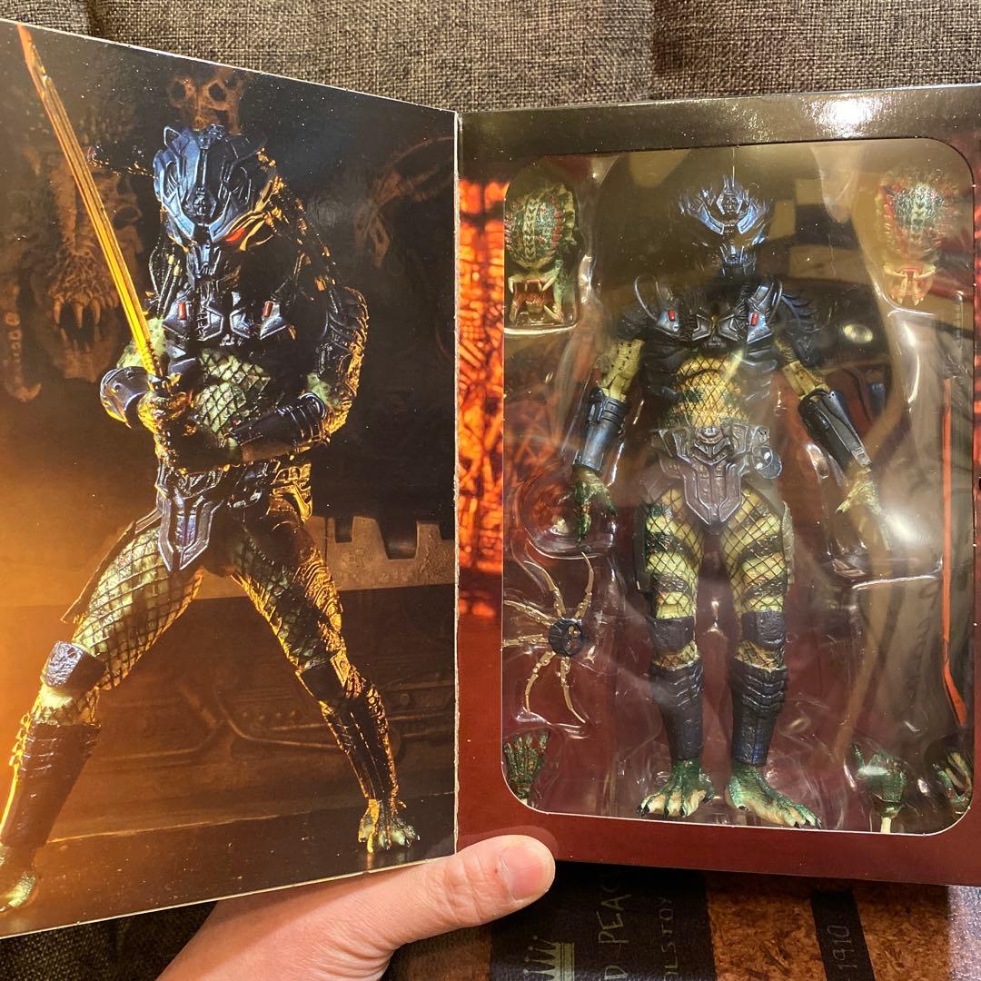 最終価格　美品　NECA アルティメットアーマードロストプレデター　7インチ
