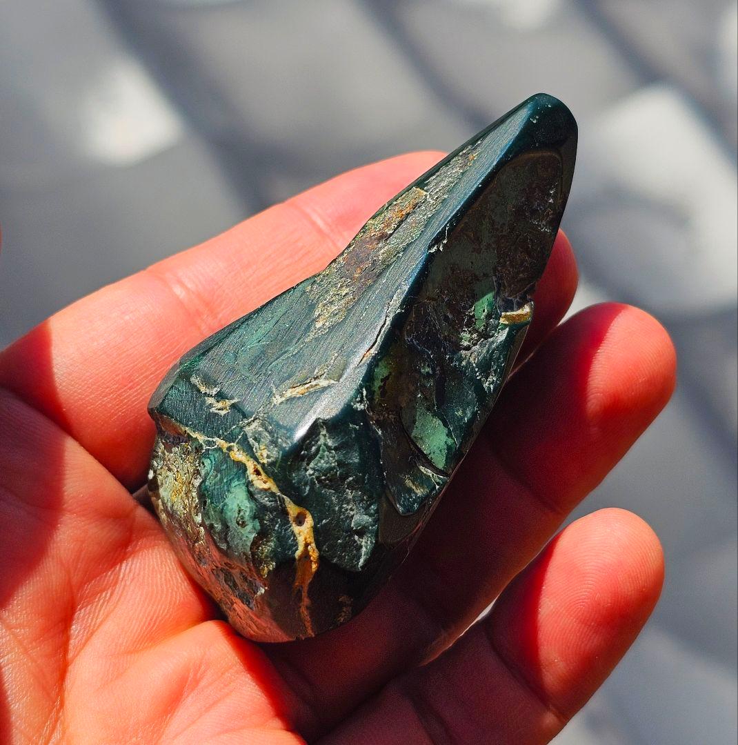 出雲の青石 原石