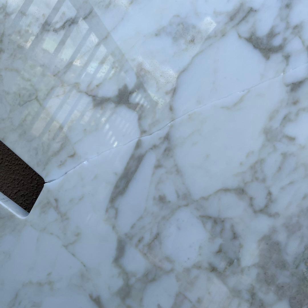 Minotti Jacob 大理石テーブル