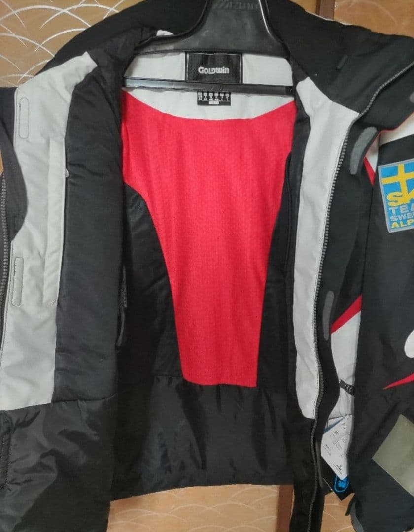 新品タグ付き保管品 G0LDWIN ゴールドウイン スウェーデンチームモデル