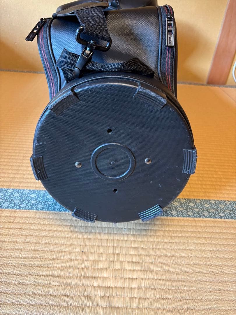 【値下げ】Titleist アスパイヤ　キャディバッグ アイアンカバー付き