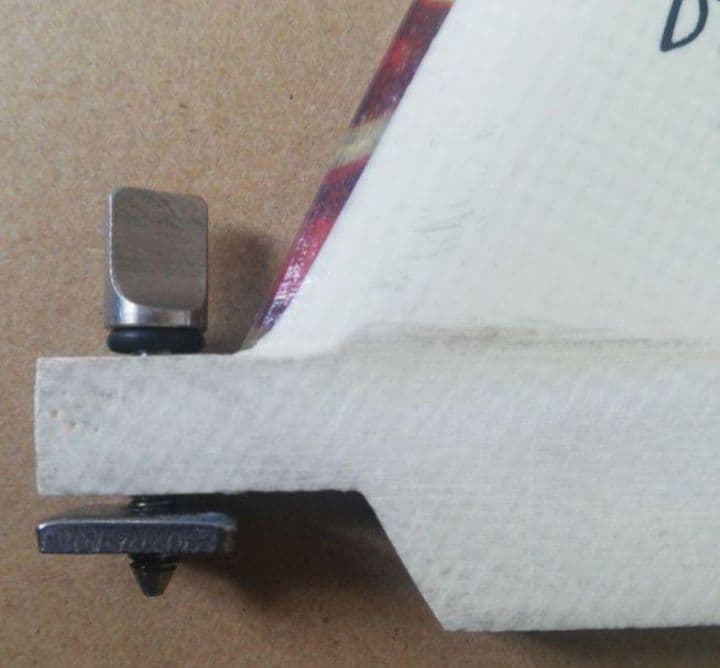 アイランドフィンデザインハワイ サーフボードフィン センターフィン固定ボルト