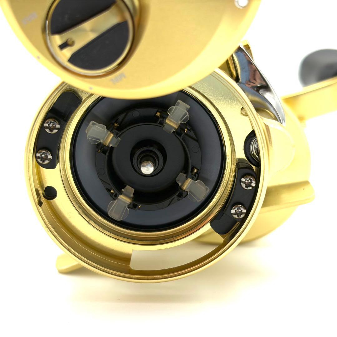 【新品未使用】シマノ 21 カルカッタコンクエスト 101HG 左ハンドル