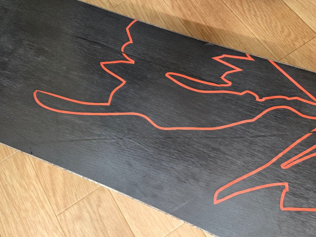 SALOMON IVY-143 スノーボード 板　おまけ　カバー付き