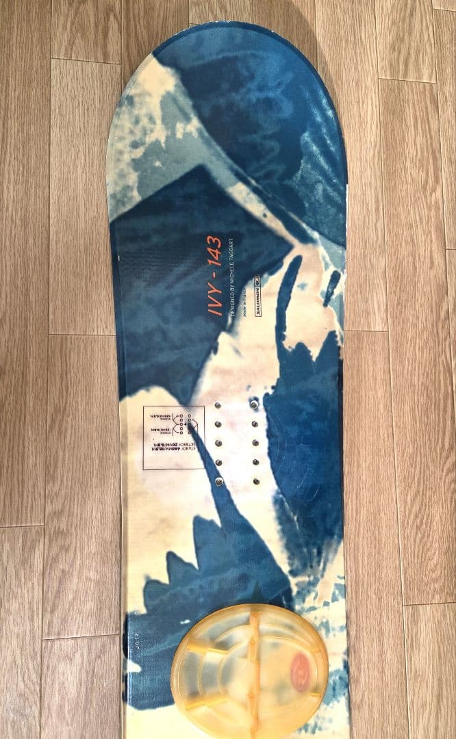 SALOMON IVY-143 スノーボード 板　おまけ　カバー付き