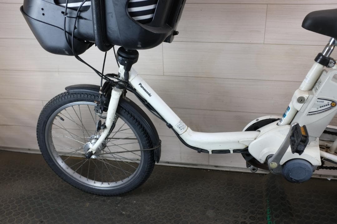 パナソニック ギュット　　20インチ　3段　8.9Ah（5点灯）充電器あり