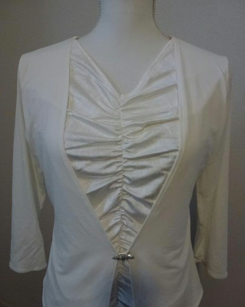 ホワイトフリルダンス衣装