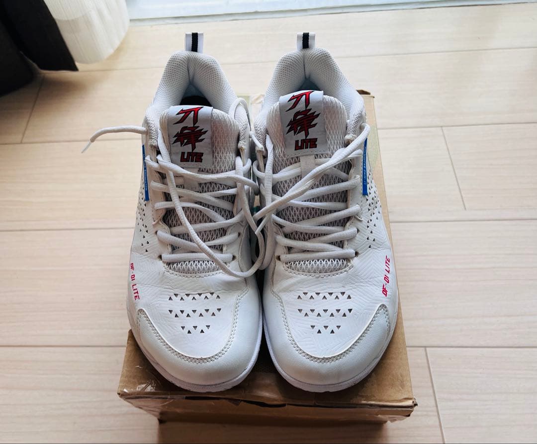 Lining バドミントンシューズ 26.5 サイズ