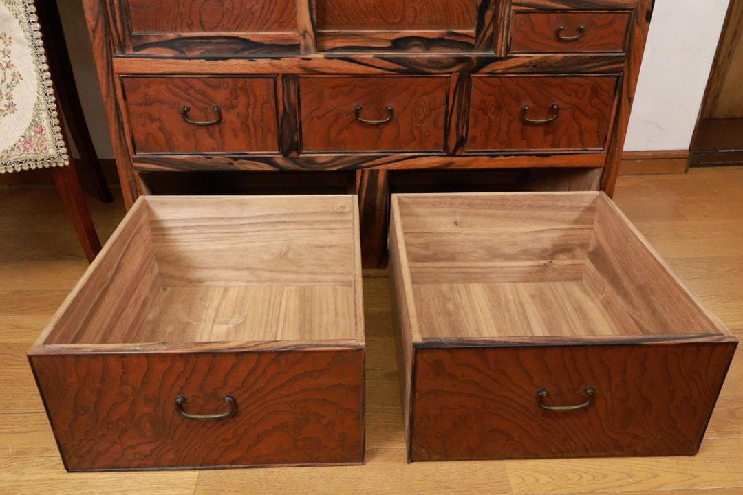 BE922 時代家具　黒柿貼　水屋箪笥　茶箪笥　欅扉　食器棚