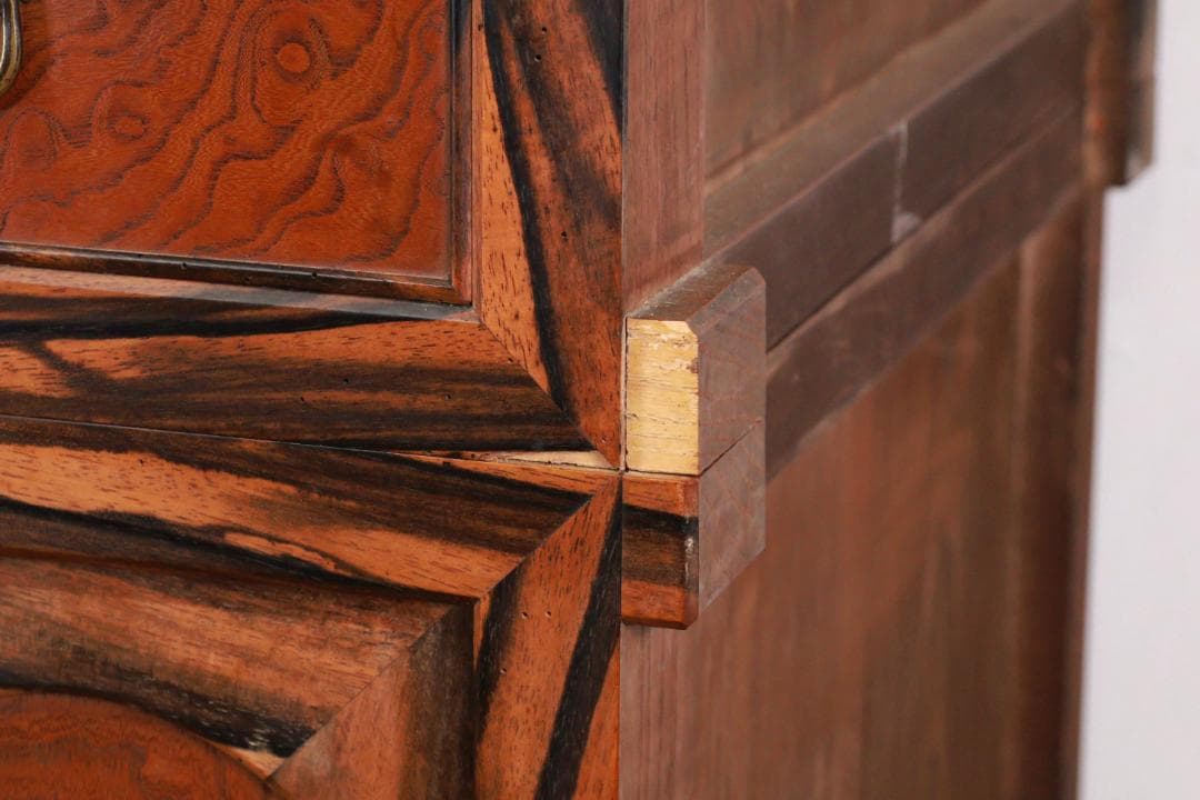 BE922 時代家具　黒柿貼　水屋箪笥　茶箪笥　欅扉　食器棚