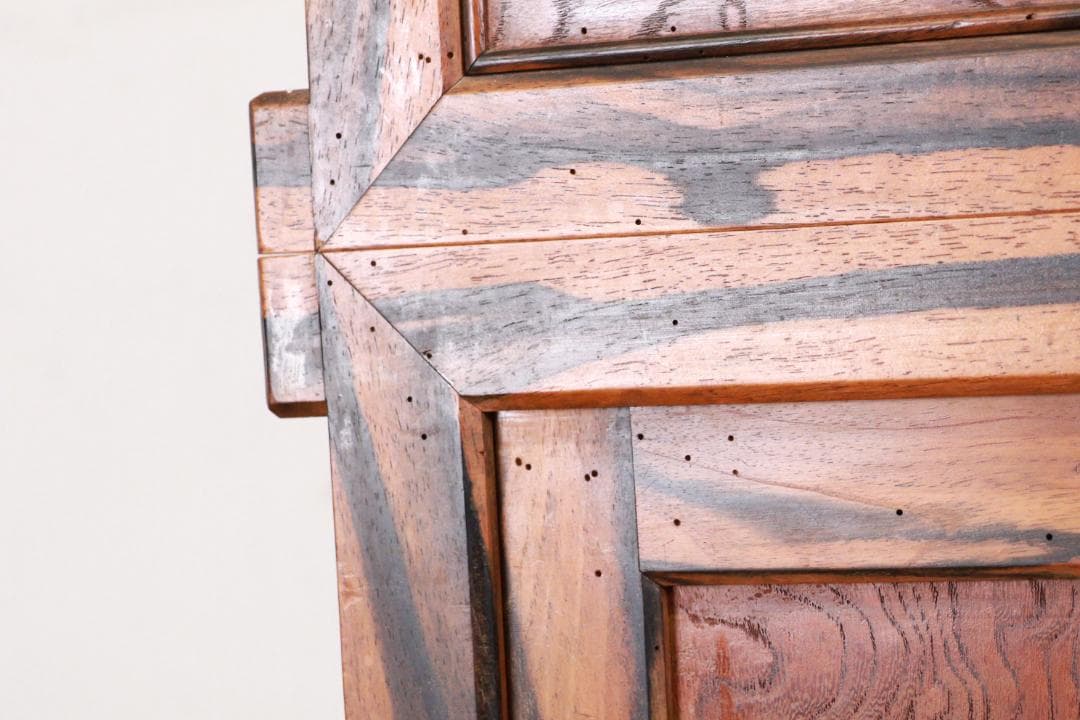 BE922 時代家具　黒柿貼　水屋箪笥　茶箪笥　欅扉　食器棚