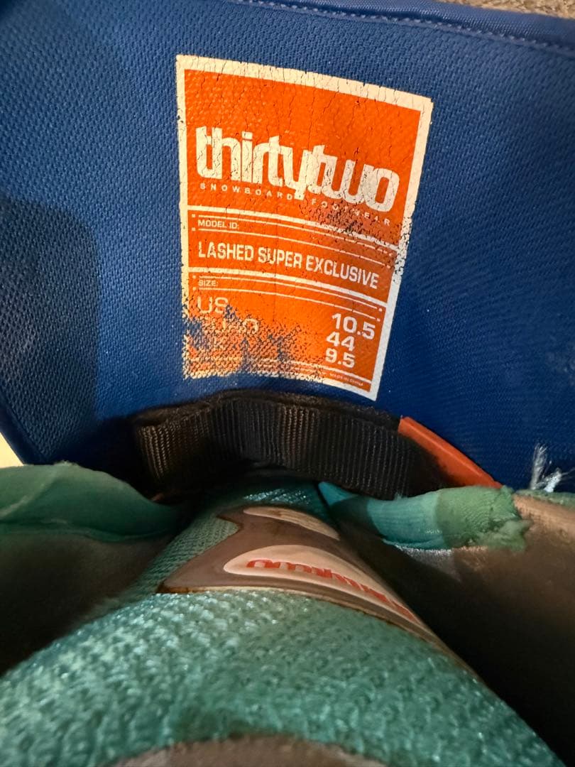 【thirtytwo】 サーティーツースノーボードブーツ