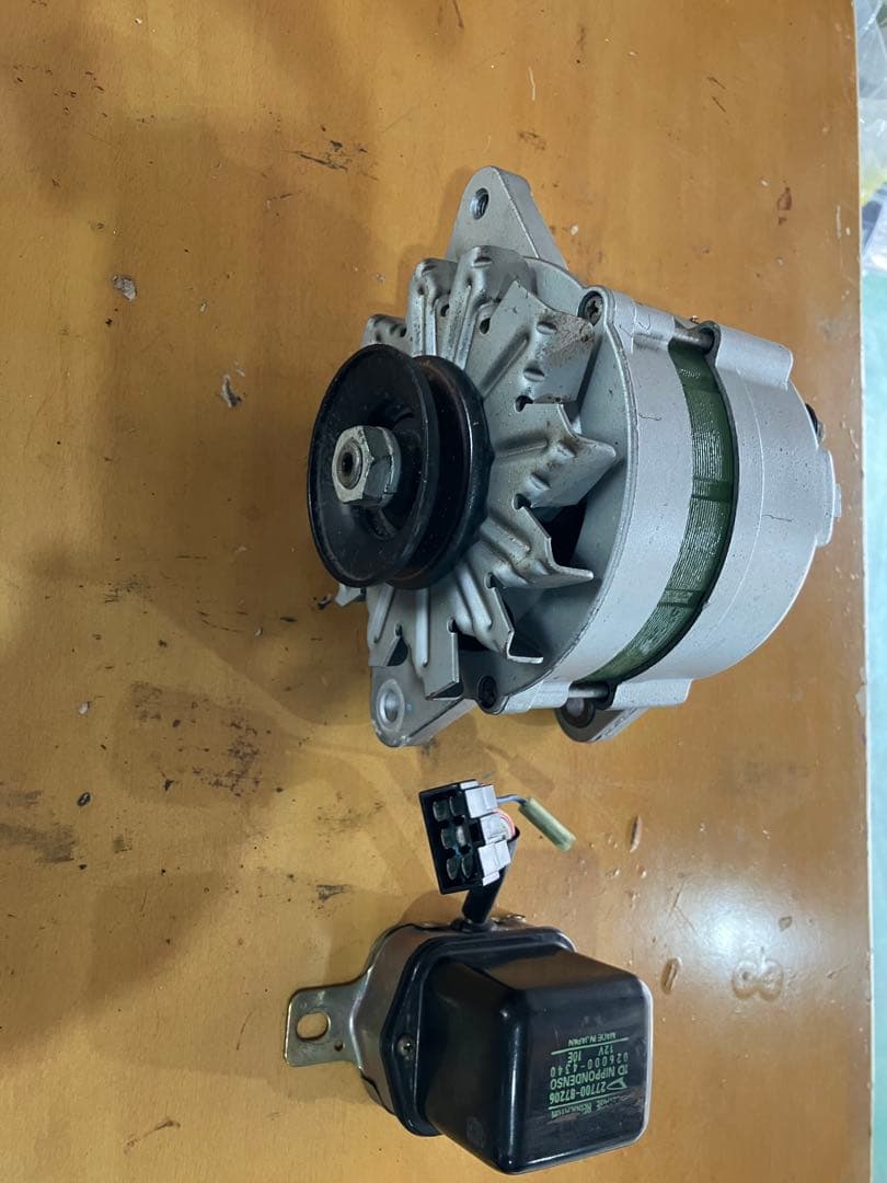 TE27 2TGエンジン 純正オルタネーターとボルテージレギュレーターセット