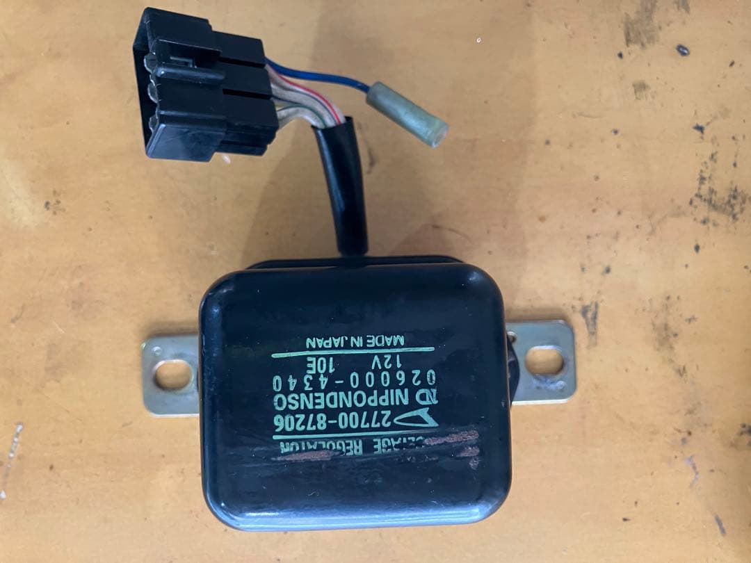 TE27 2TGエンジン 純正オルタネーターとボルテージレギュレーターセット