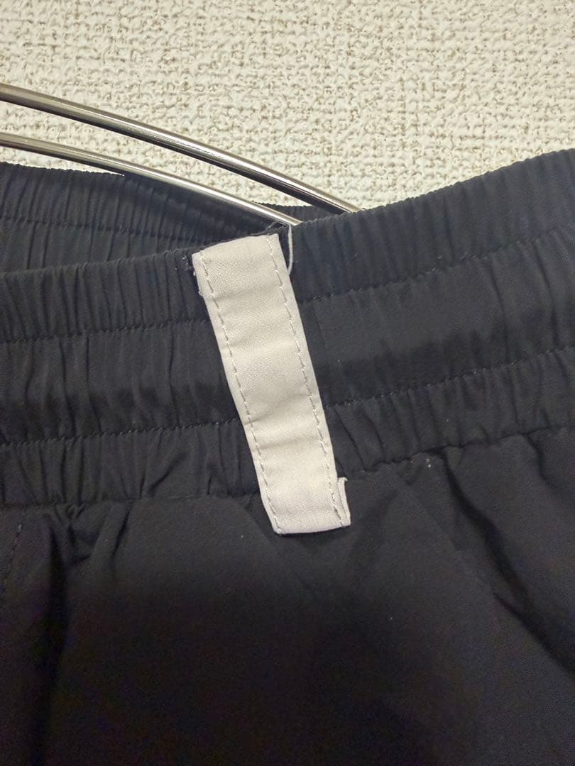 PVOT(ピボット) 黒　ナイロンパンツ