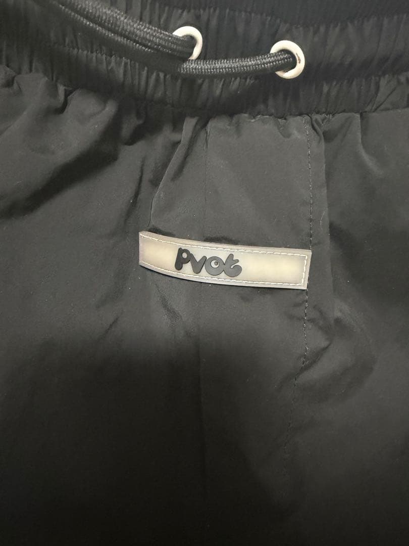 PVOT(ピボット) 黒　ナイロンパンツ