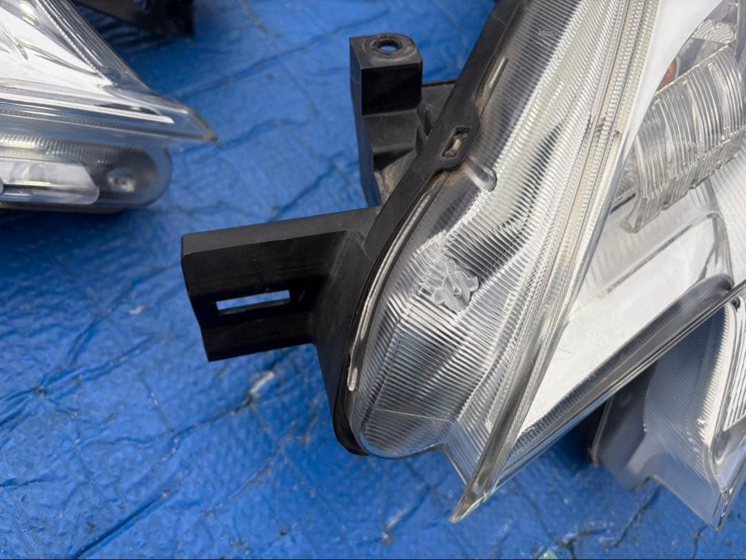 日産　ノート　E12 ヘッドライト左右セット03 ハロゲン