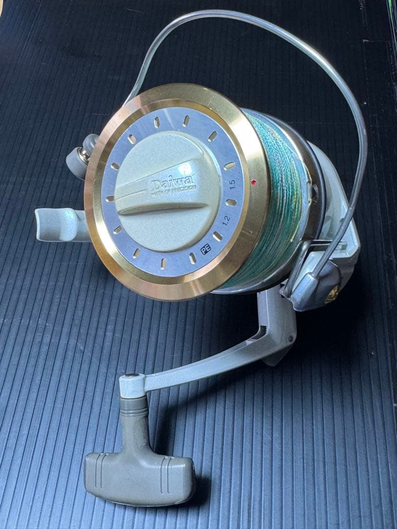 美品★ダイワ　サーフ　SURF-X 35A ★ 替えスプール付属