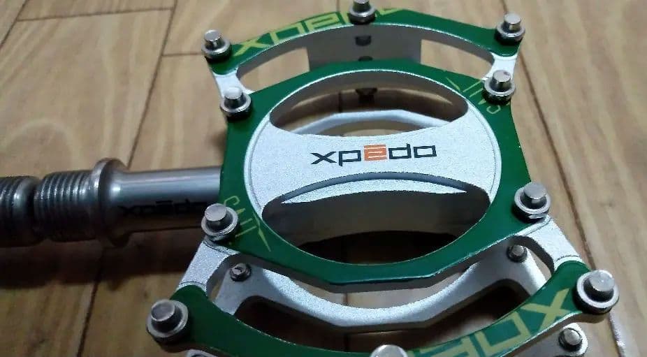 XPEDO XCF07AC フラットペダル シルバー/グリーン　255g
