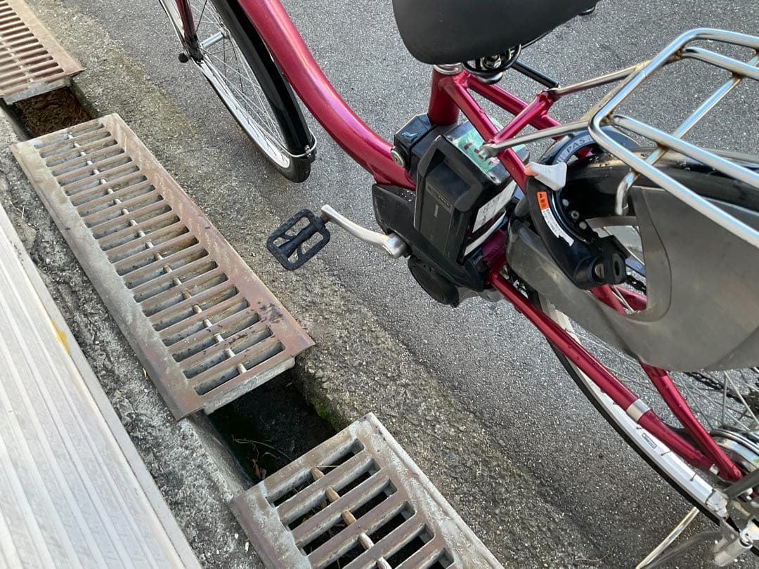 ヤマハ最新機種電動アシスト自転車チェアー26インチレッド系アルミボディー