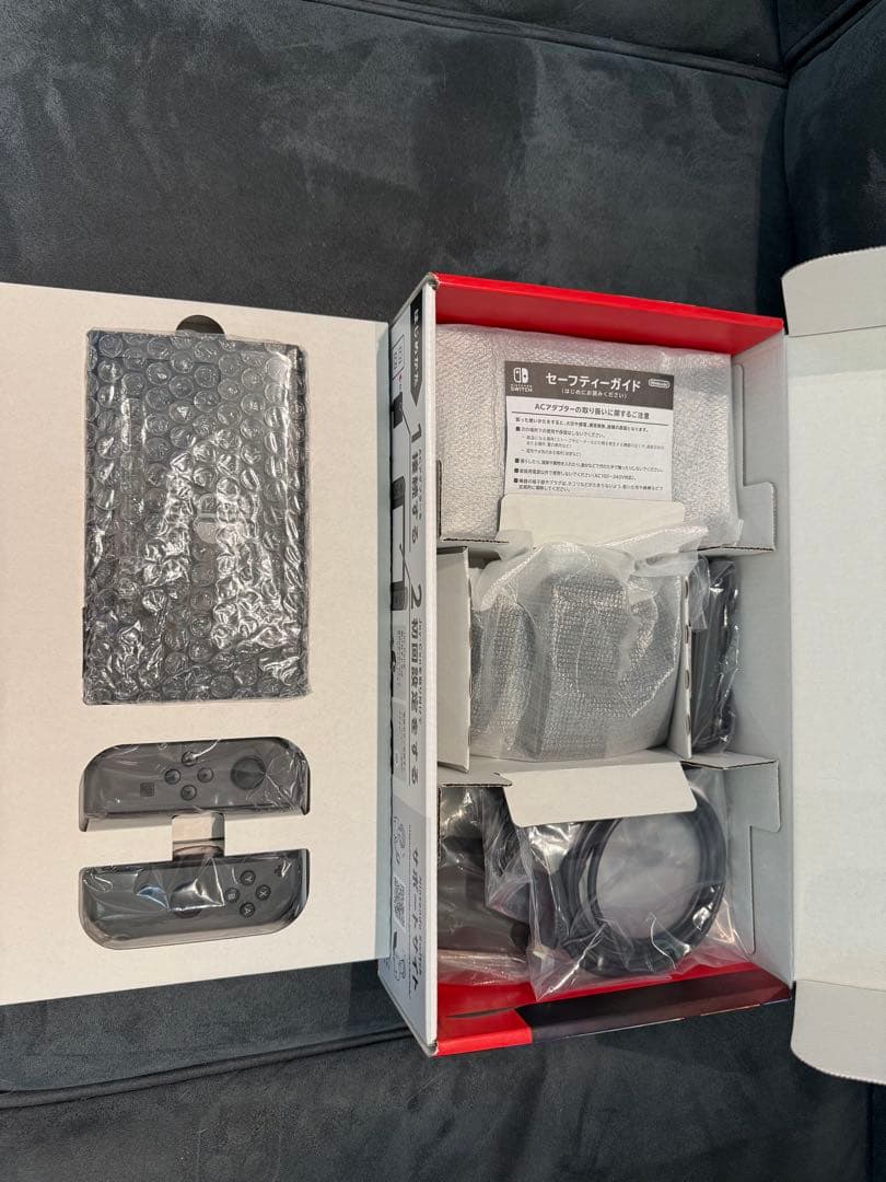 新型モデル Nintendo Switch本体 Joy-Con(L/R)グレー