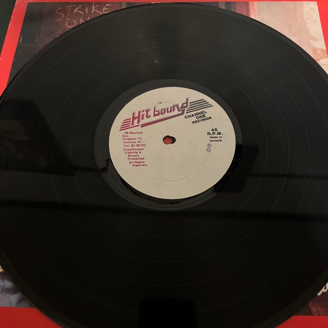 The Mighty Diamonds Tell Me What’s Wrong