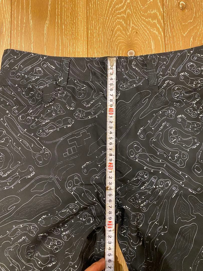 美品 ニューエラゴルフ ショートパンツ 半ズボン ゴルフコース柄 Ｌサイズ