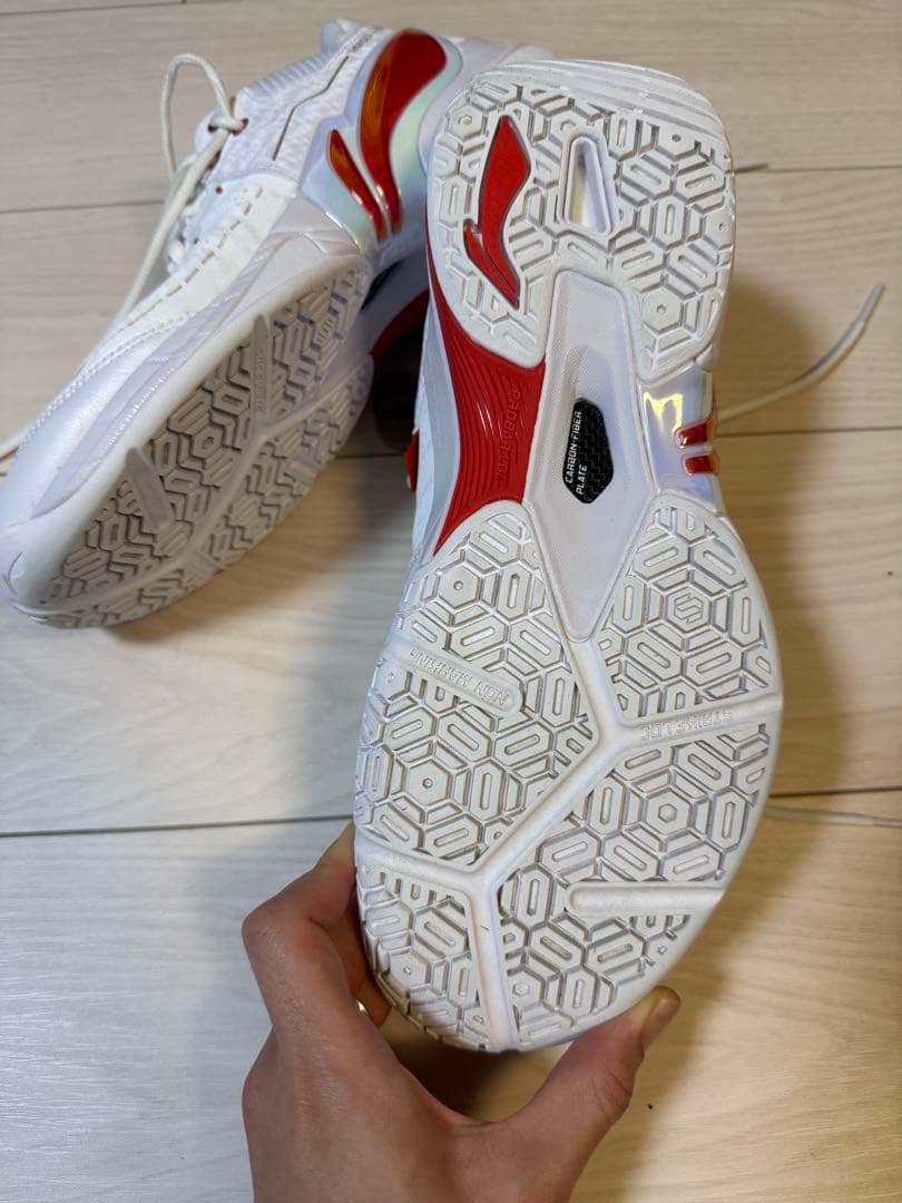 リーニンLI-NINGバドミントンシューズ　AYAW001 日本未発売カラー