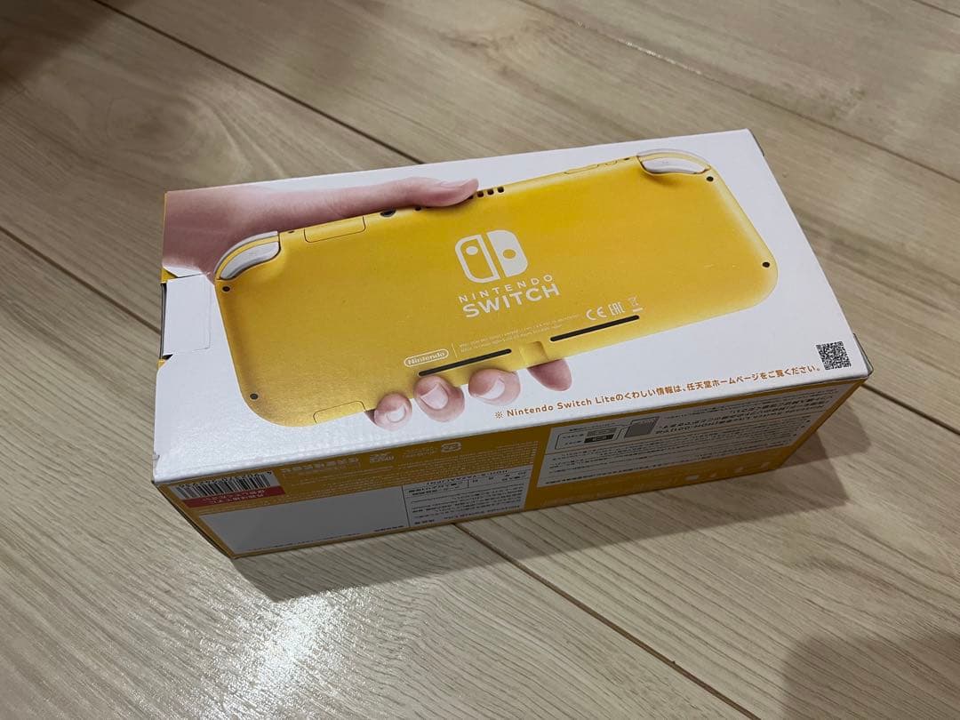 新品未使用品　Nintendo Switch Lite イエロー